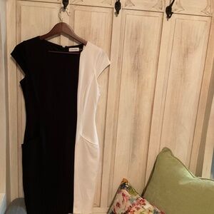 🖤🤍 Calvin Klein Colorblock Sheath Dress – Size 4 – Bold & Timeless $25